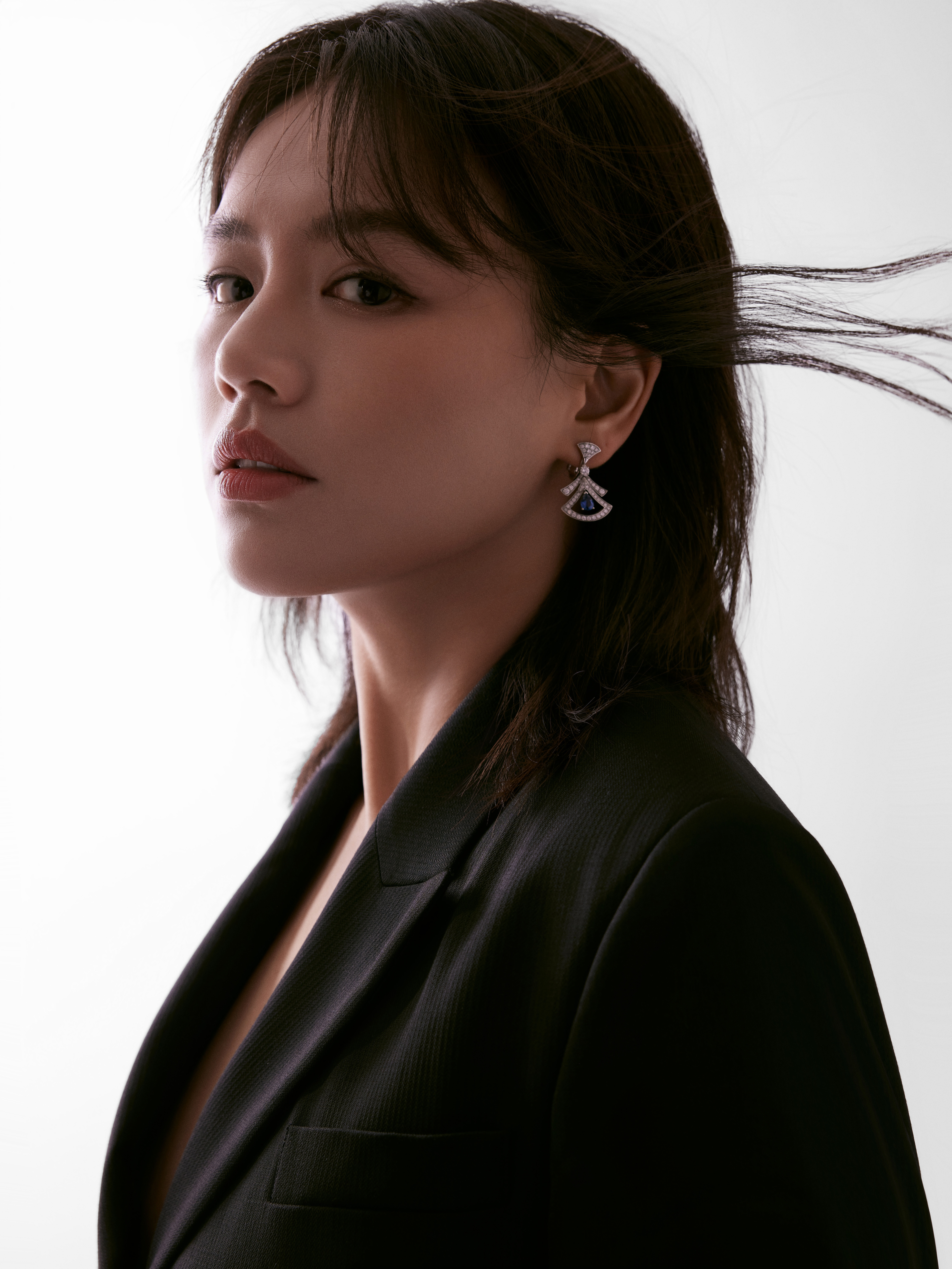 马思纯循夏日气息,感受呼吸的韵律