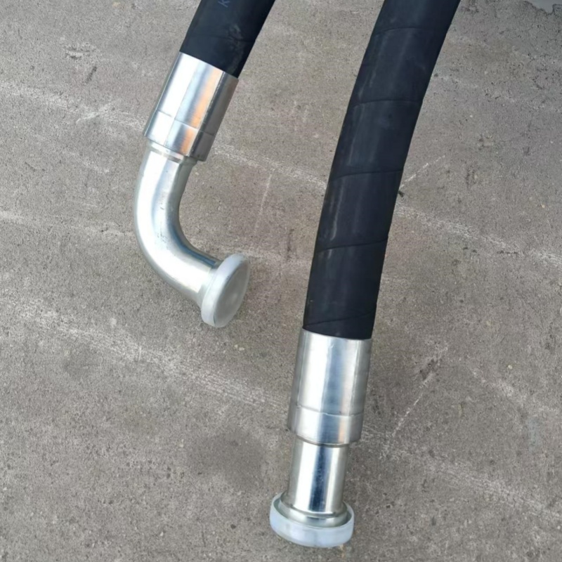 Auxiliary box inlet pipe assembly