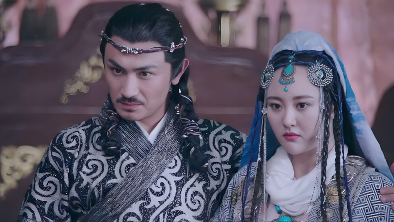 辽国时期,耶律隆绪的首任皇后是萧家述律太后嫡系,萧燕燕为旁支