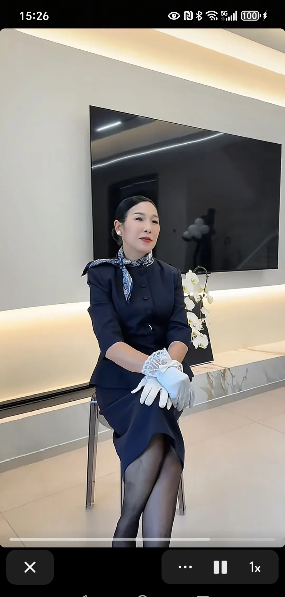 短剧都不敢这么演的,58岁的农村扛锄头的老妇,靠