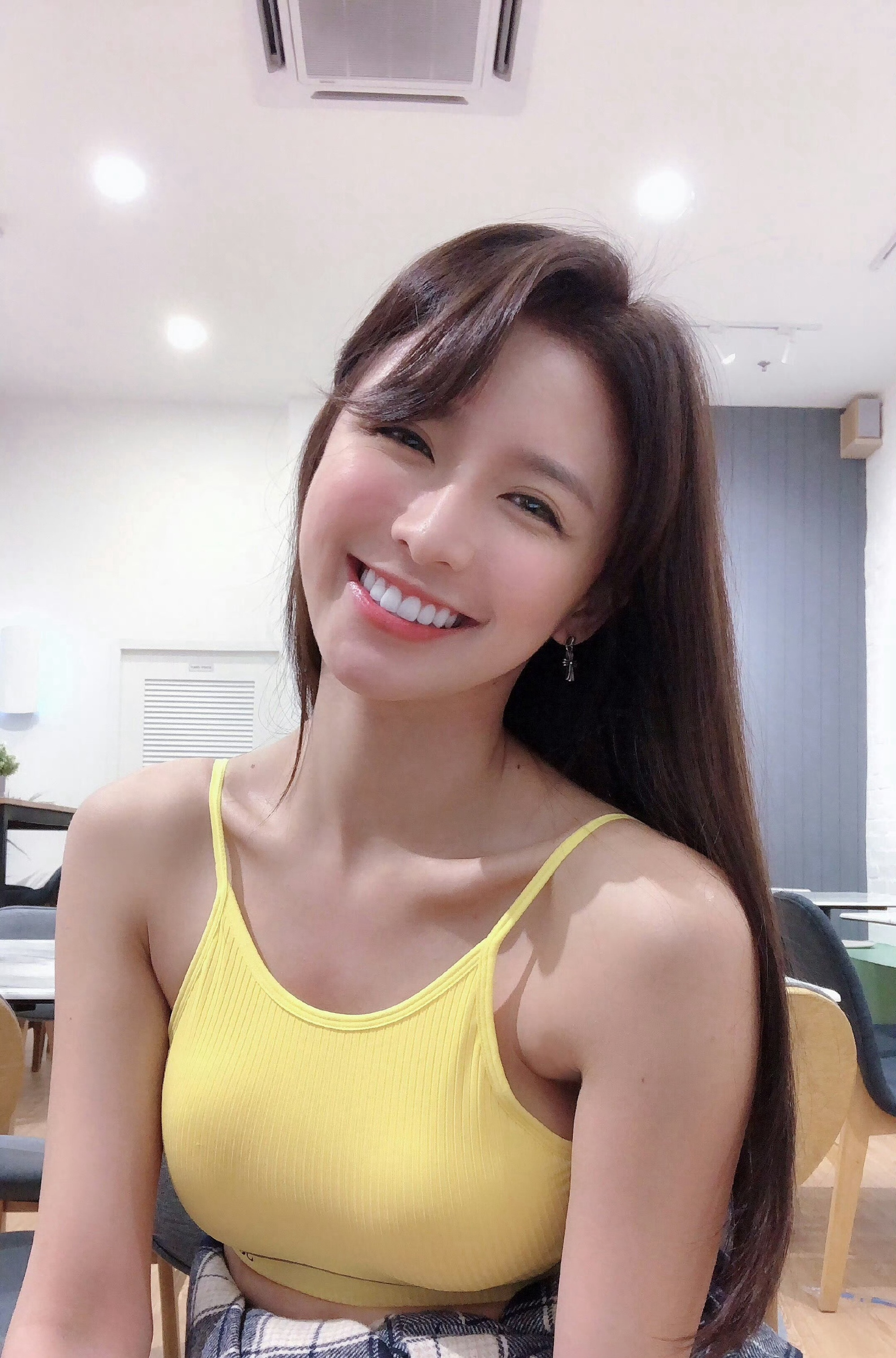 蔡卓宜,吊带的魅力无人能敌