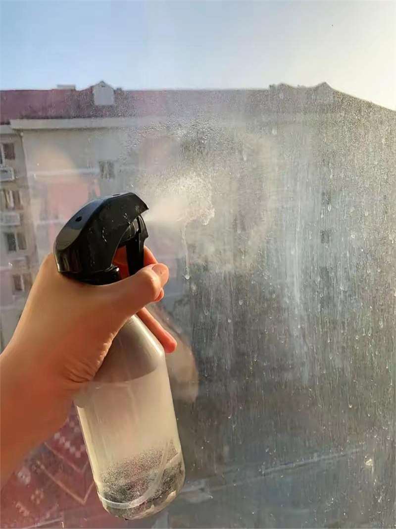 用什么样的东西擦玻璃窗没水痕