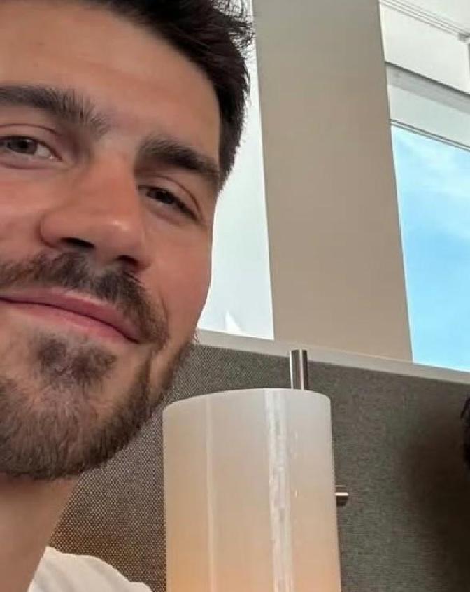 原来德国队主教练罗斯科夫晒出了一张健身房的照片,透露因为台风预警