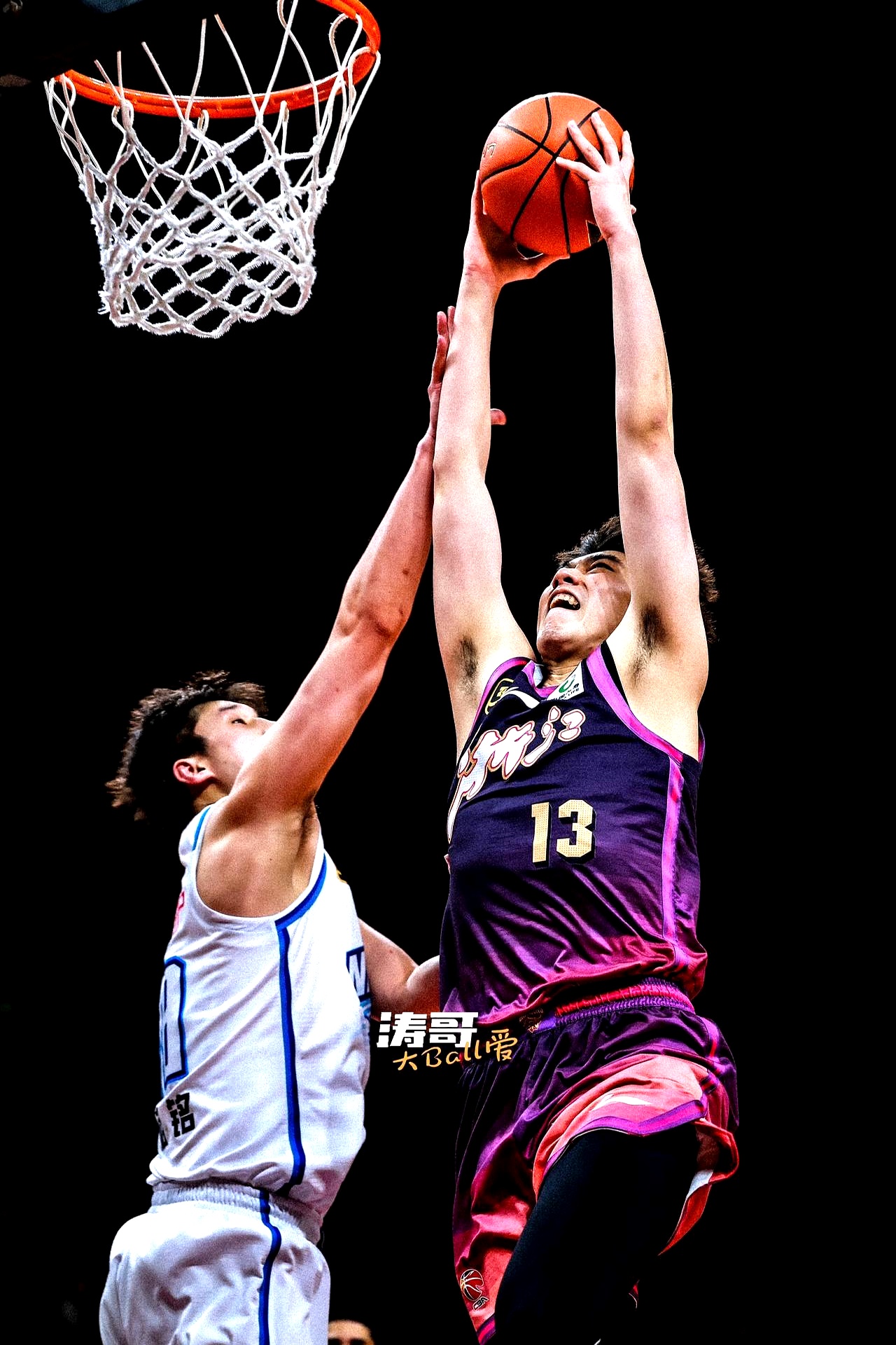 也许丁伟是个颇具争议的教练,对于爱笑的张洪硕而言,这整年的成长很好