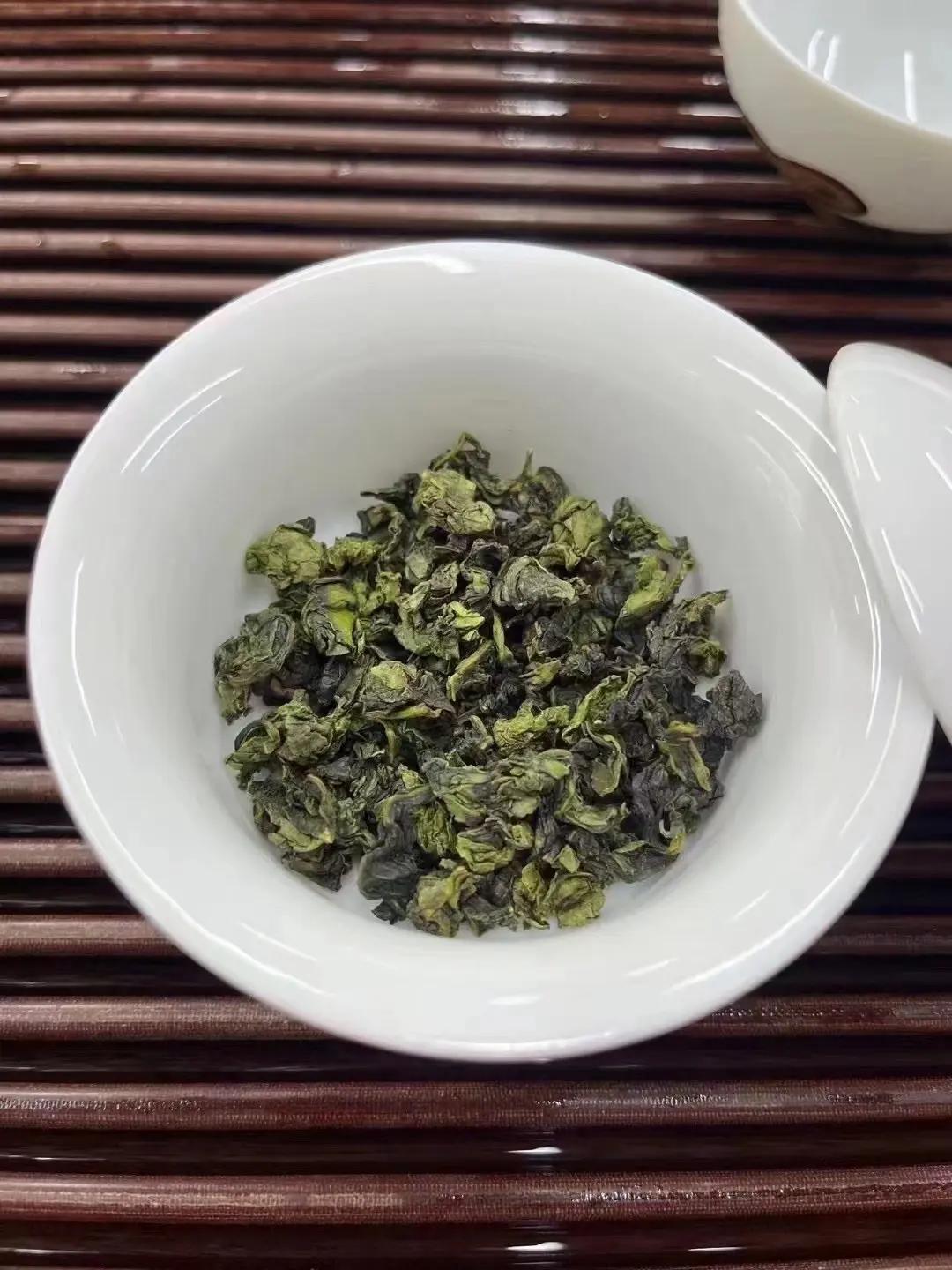 茶叶的沉淀,不仅是味道的沉淀,更是心灵的沉淀,让我们在浮躁的世界中