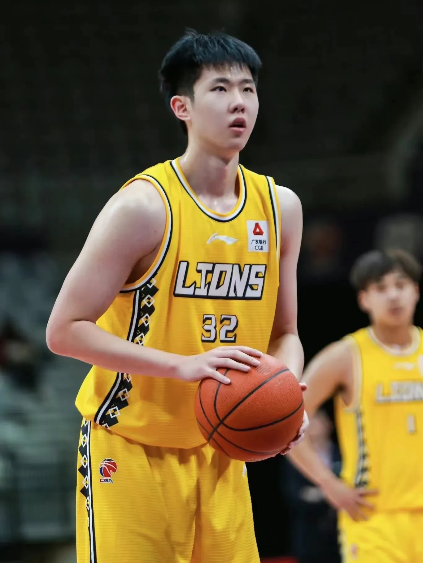 让布朗和胡金秋继续休息,享受一下宝贵的放松时间. 2