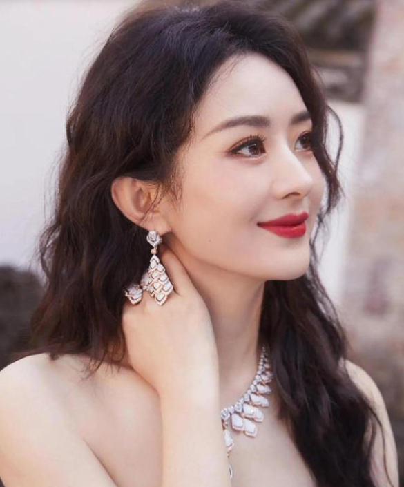 赵丽颖一直很关注前夫的动态,尤其是前夫的生意情况