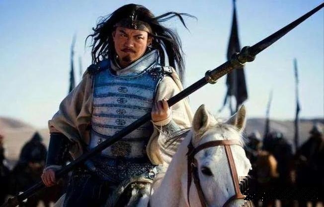 病得不行了,他给刘备写遗书:"曹操杀了我全家200多口,就表弟马岱还在