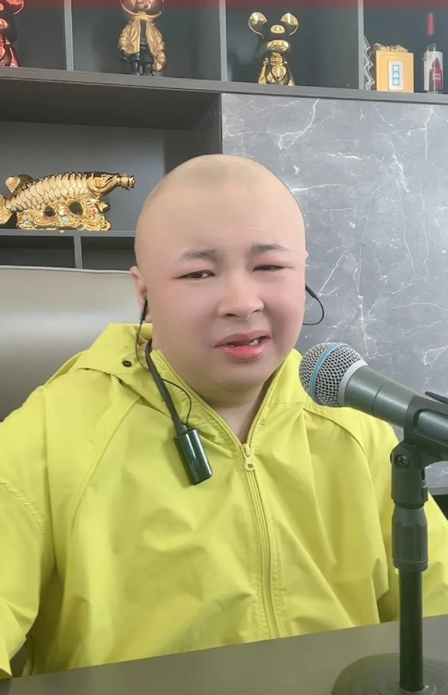 老狗透露,辛巴最早想签的人是王四妹,可惜王四妹没答