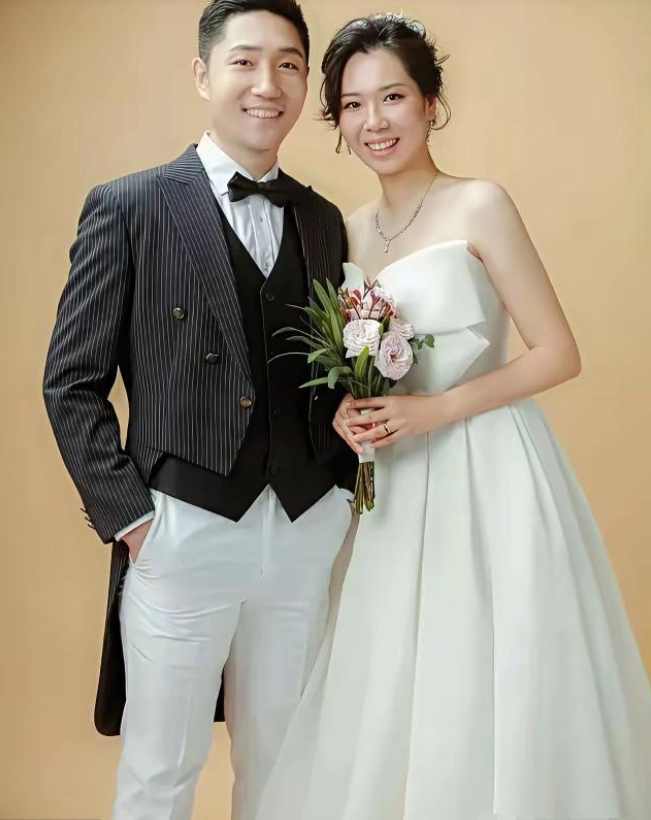 李隼女儿结婚这场面,直接让我想替孙颖莎"操碎心"!