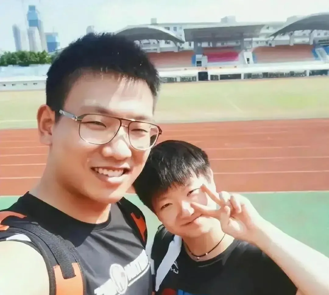 他自己都没想到会有这种待遇,孙颖莎的粉丝已经对他宠爱得不行了!