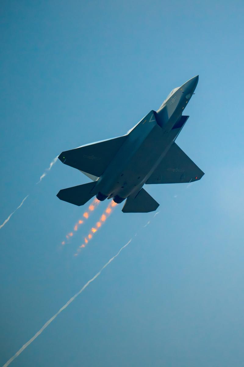 歼20飞到地方一看,雷达关了.问指挥所:对面预警机在哪?