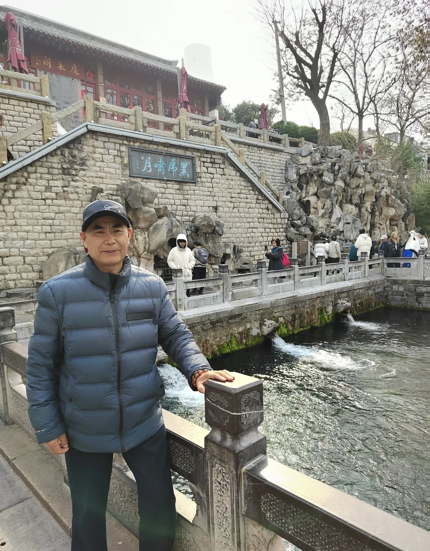 我现在66岁了,跟你一样,不参加旅行团,也不找朋友