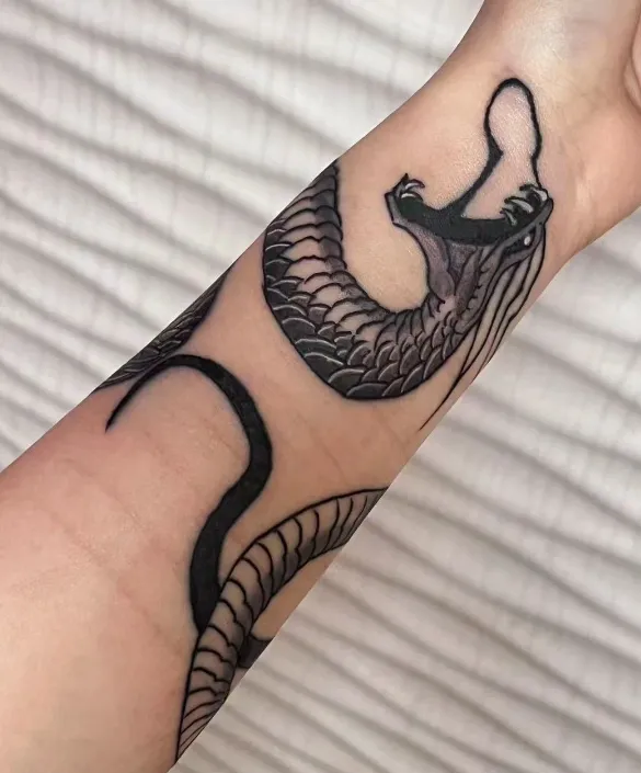 耐压亟 纹身胳膊纹身文字版纹手臂纹身纹身蛇头图片