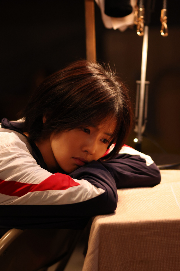 白鹿短发华子限定返场,是夏凤华的青春回忆录,满分飒气的华子,坐等和