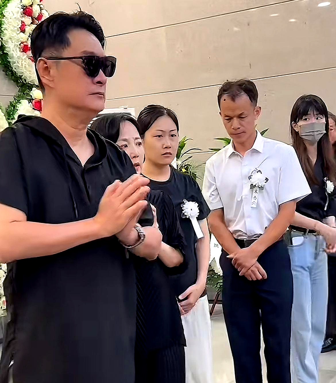 猝不及防,千百惠的离世消息传来,华语音乐圈都感到无比惋惜