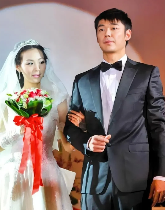 3,前国足前锋商毅/国乒世界冠军邬娜,妻子大他5岁