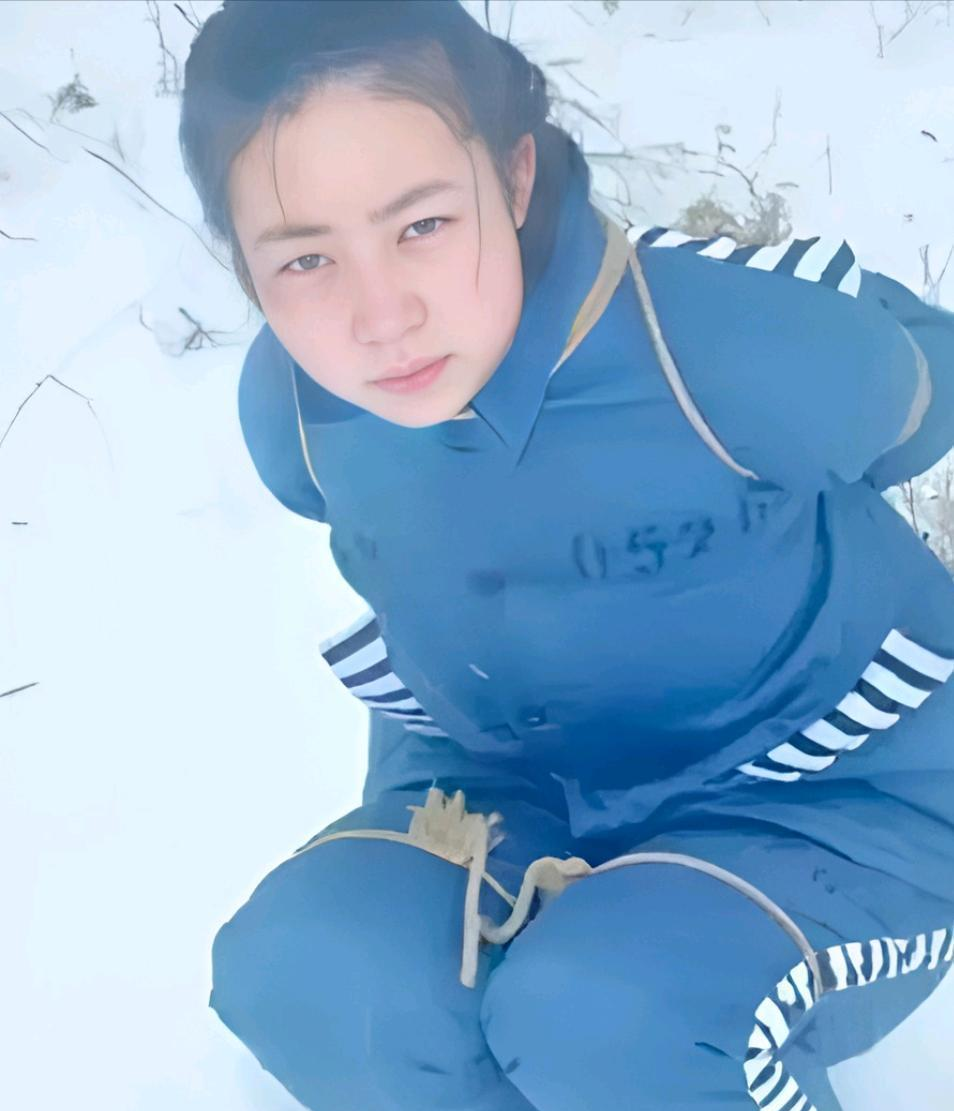 二战期间,一名被德国士兵侮辱后枪杀的犹太女性,被冷酷地丢弃在郊外