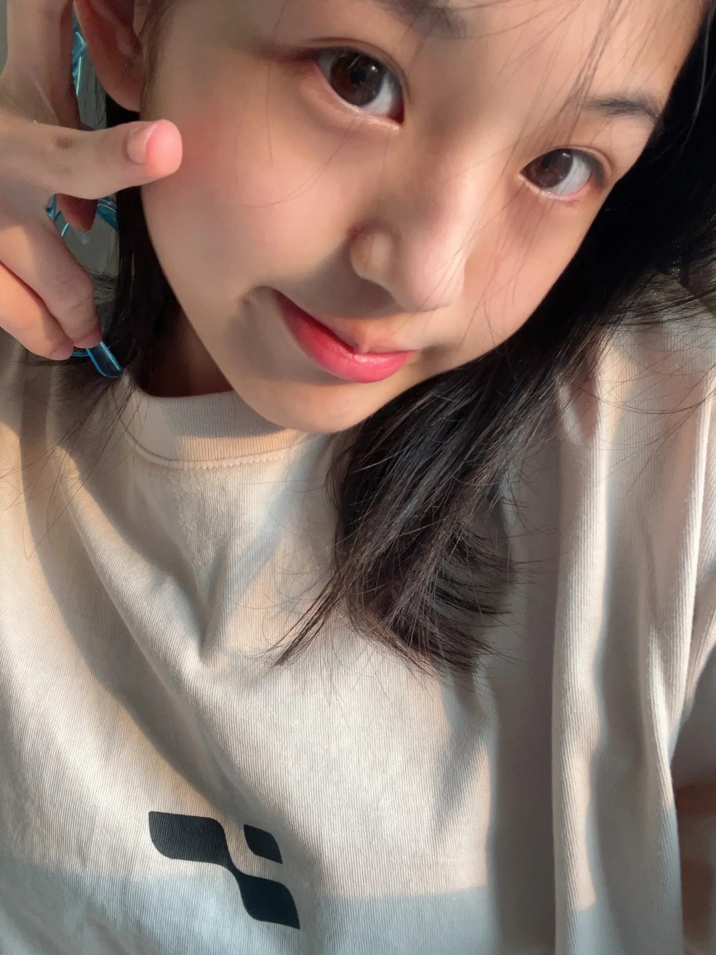 昨天翻相册才发 16岁女生的神仙颜值不是女明星