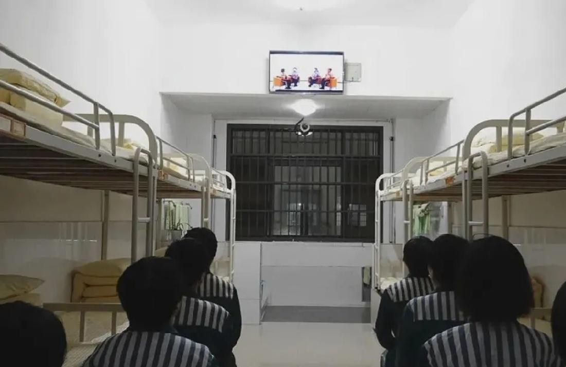 有一名女服刑人员,在临释放前一天,干了以下几件事