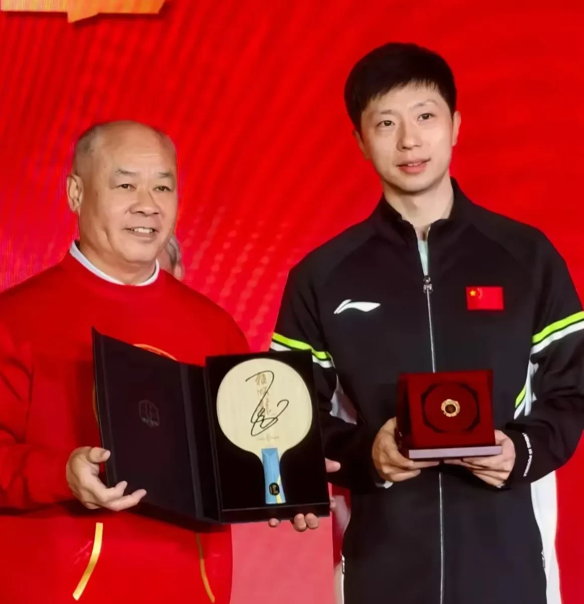 这个祝福真是太好了,有那种好事成双的感觉,   李宁领奖