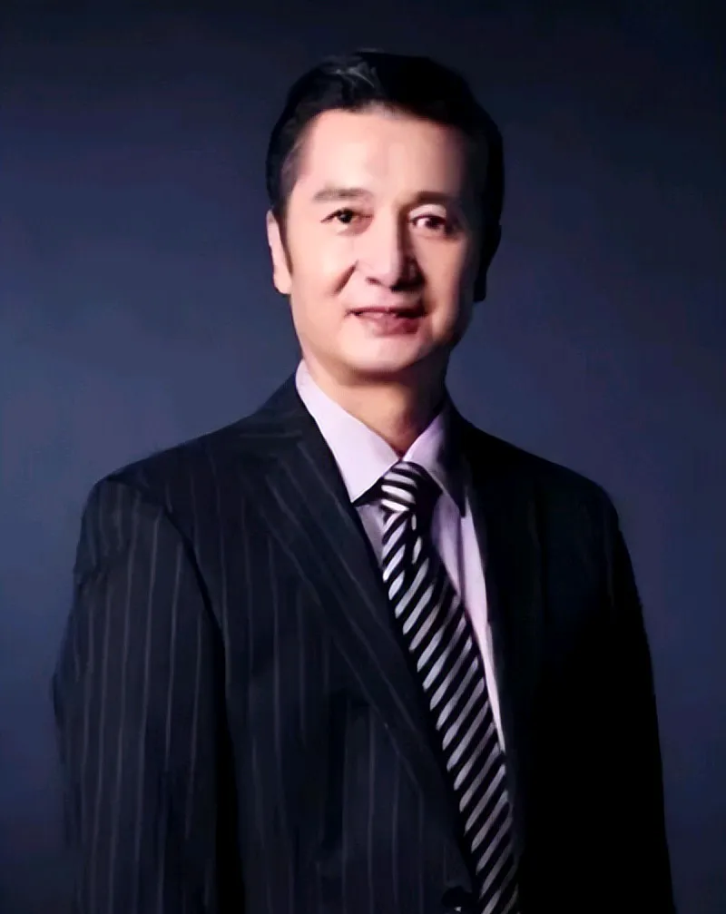 一个是前国网老总,郯城的老乡刘振亚,另一个是前山东高速的董事长孙亮