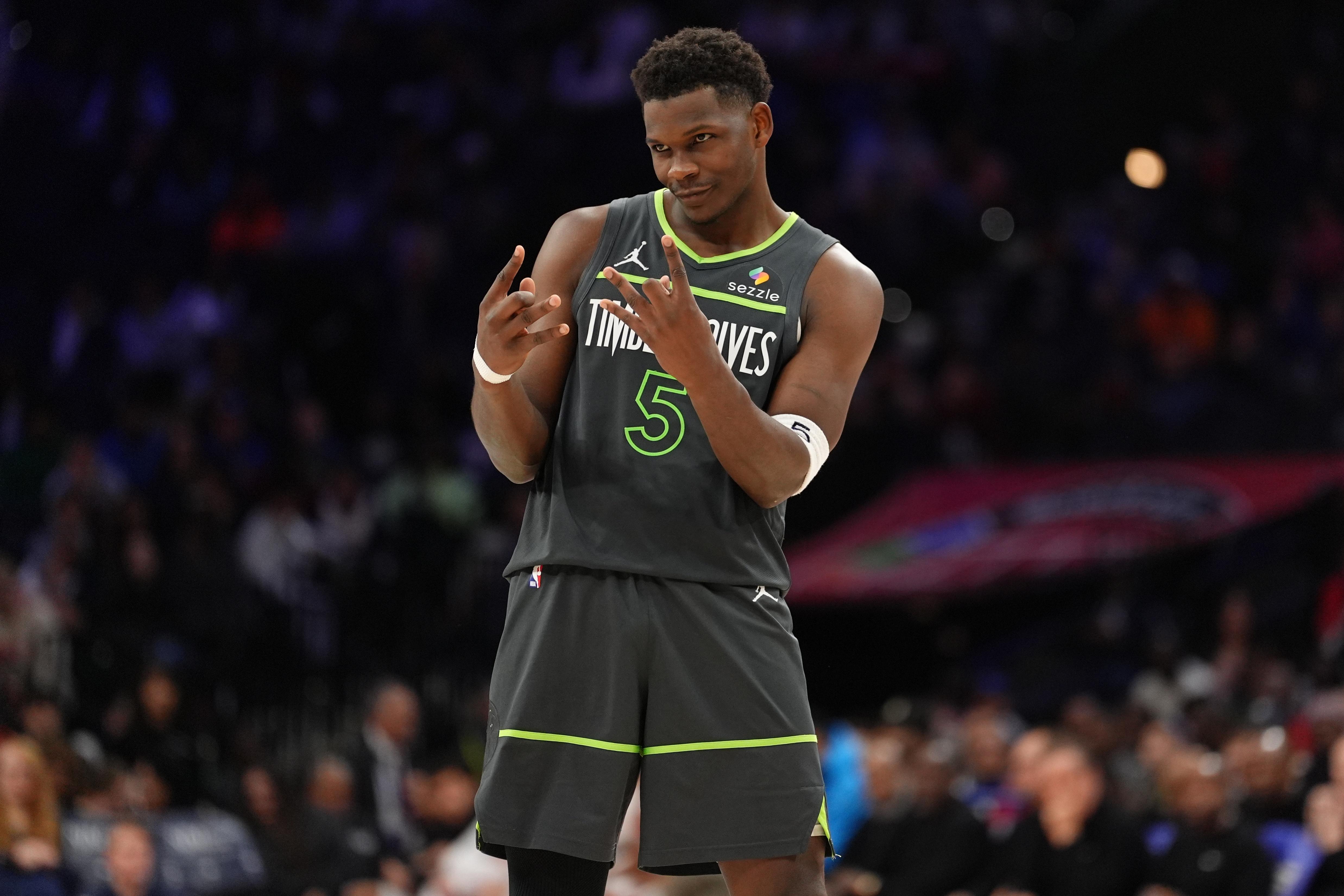 主场险胜止颓！森林狼103-100掀翻雄鹿，后者惨遭3连败