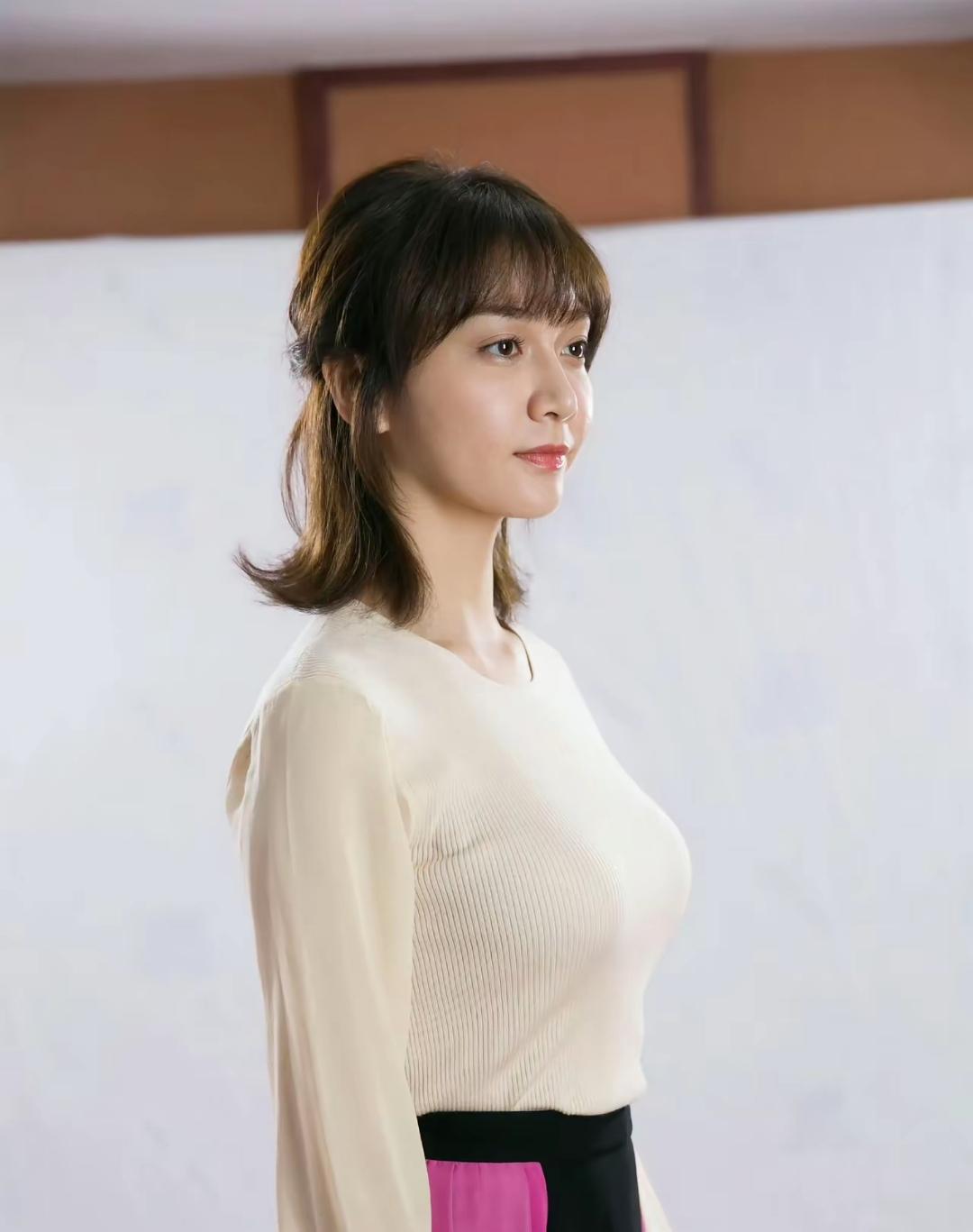 潘之琳在这部剧里绝对是美得让人难以忘怀,她的五官精致甜美,很有特色