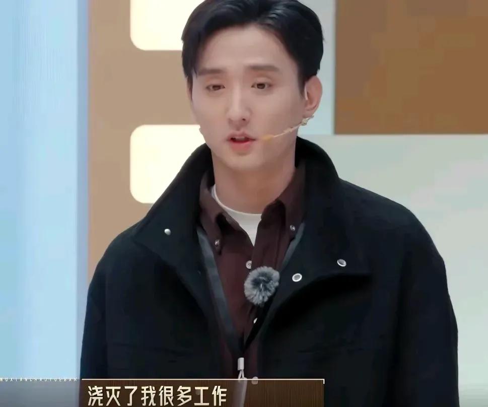 顶多于小彤照片