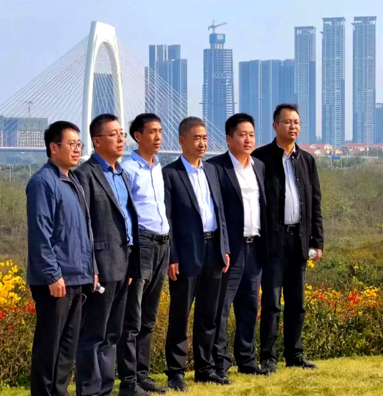 三十年前,同一宿舍的六个老同学,如今都变成这个样子了!