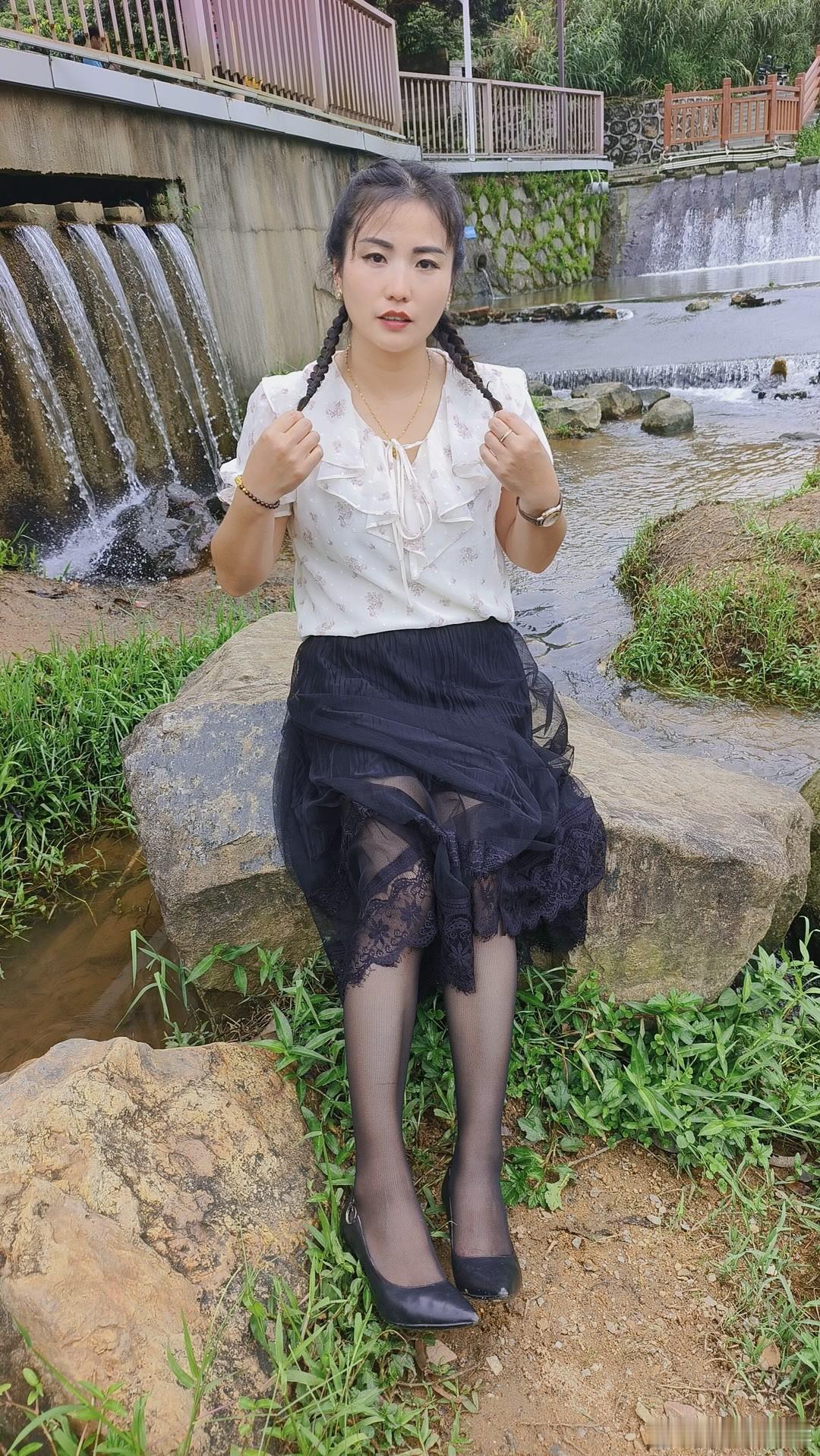 等你一路"啃"完所有的苦巧克力,嘿,保证你会遇上满满的甜蜜糖果雨!