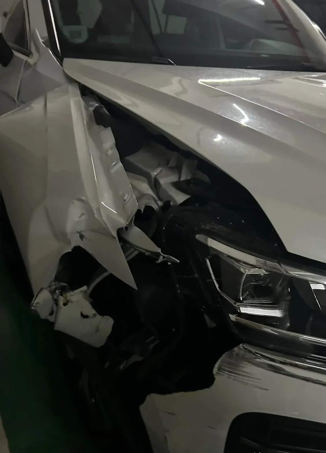 大家好,我昨天晚上开车被人撞了 ,对方全责,结果对方跑了,我记得车牌