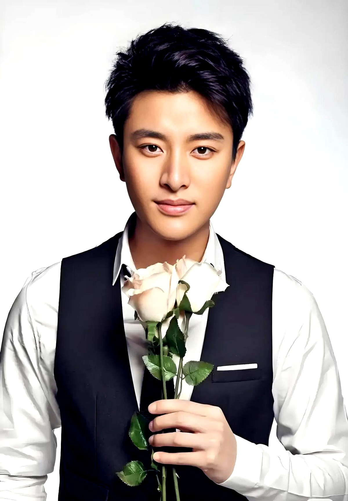 刚才翻到甜馨的近照直接笑喷,这娃简直是把贾乃亮的五官复制粘贴了吧!