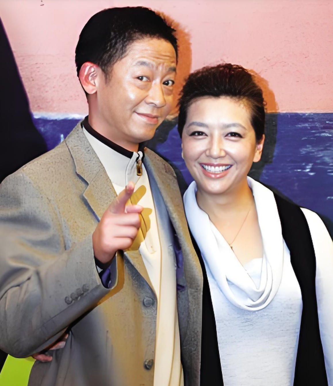 一次酒后,王志文趁着醉意问江珊:"有人馋你的身子,你有什么想说的?