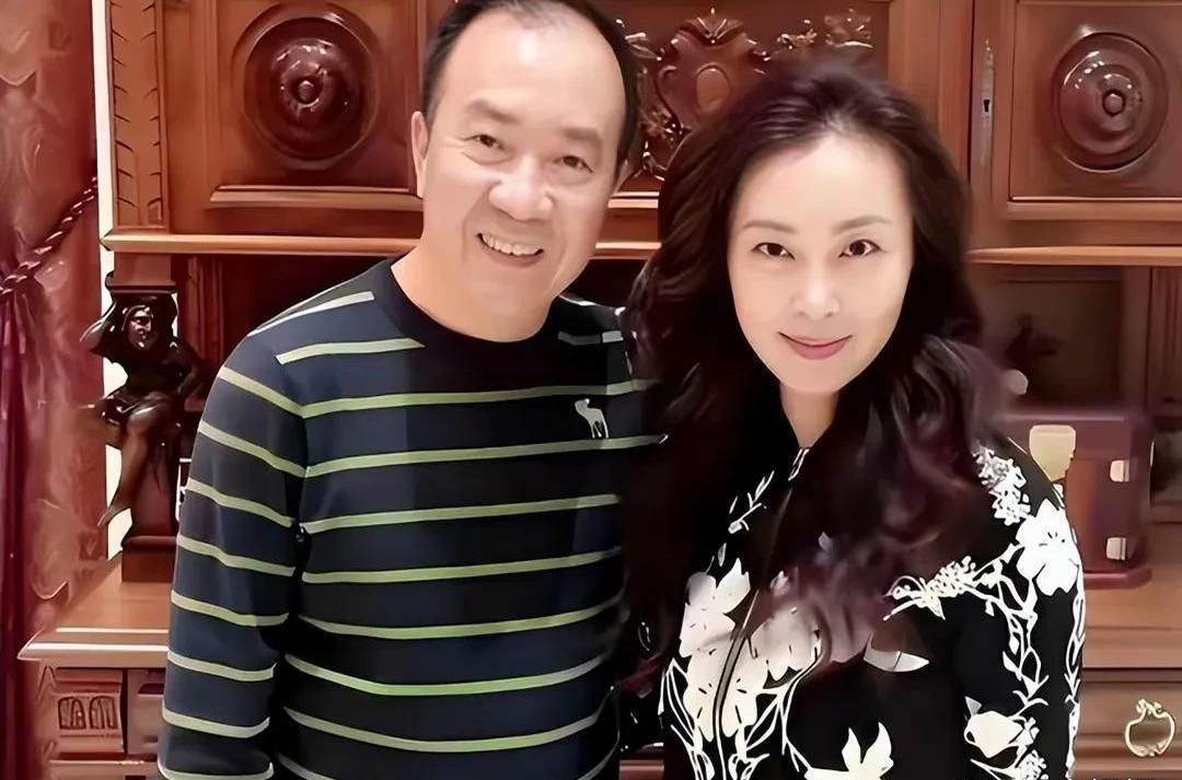 老婆袁茵图片戴志诚袁茵侯耀文的媳妇侯耀文几任妻子照片侯耀文的妻子