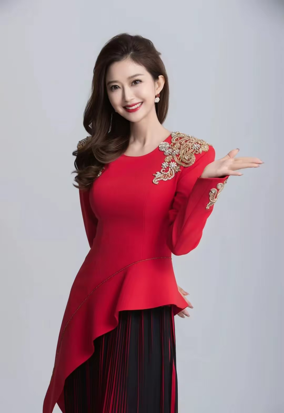 辽宁卫视有个超漂亮的主持人,叫心悦