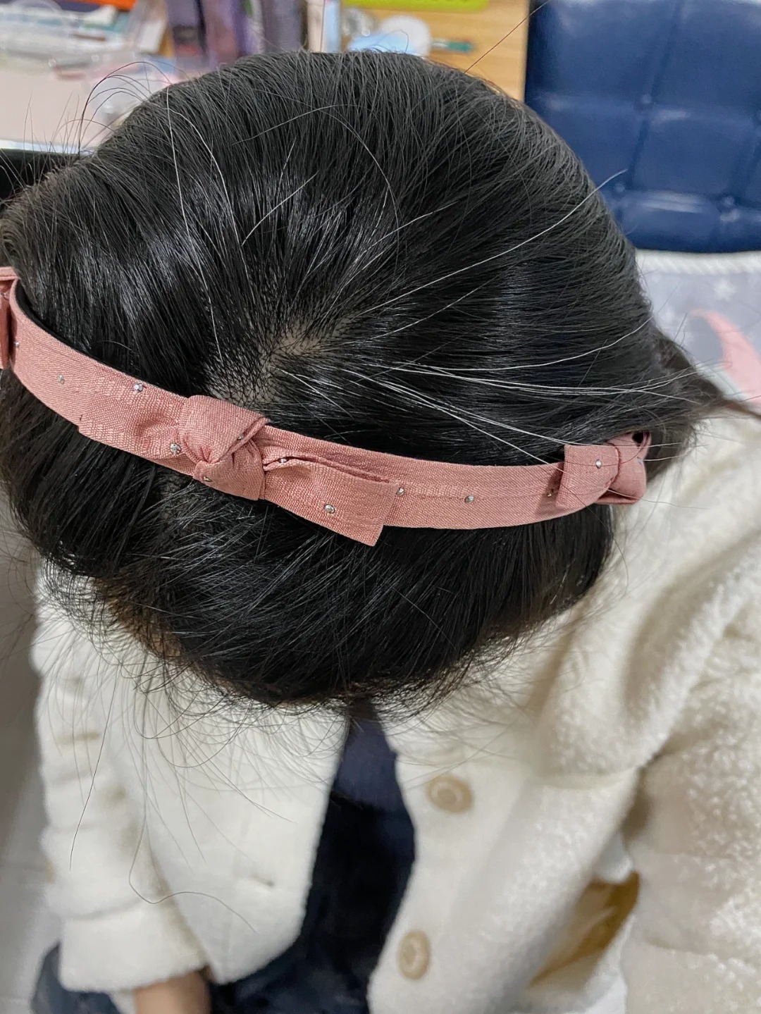 每次染发不是这里没染上就是那里颜色深了黑白交错的头发让我看