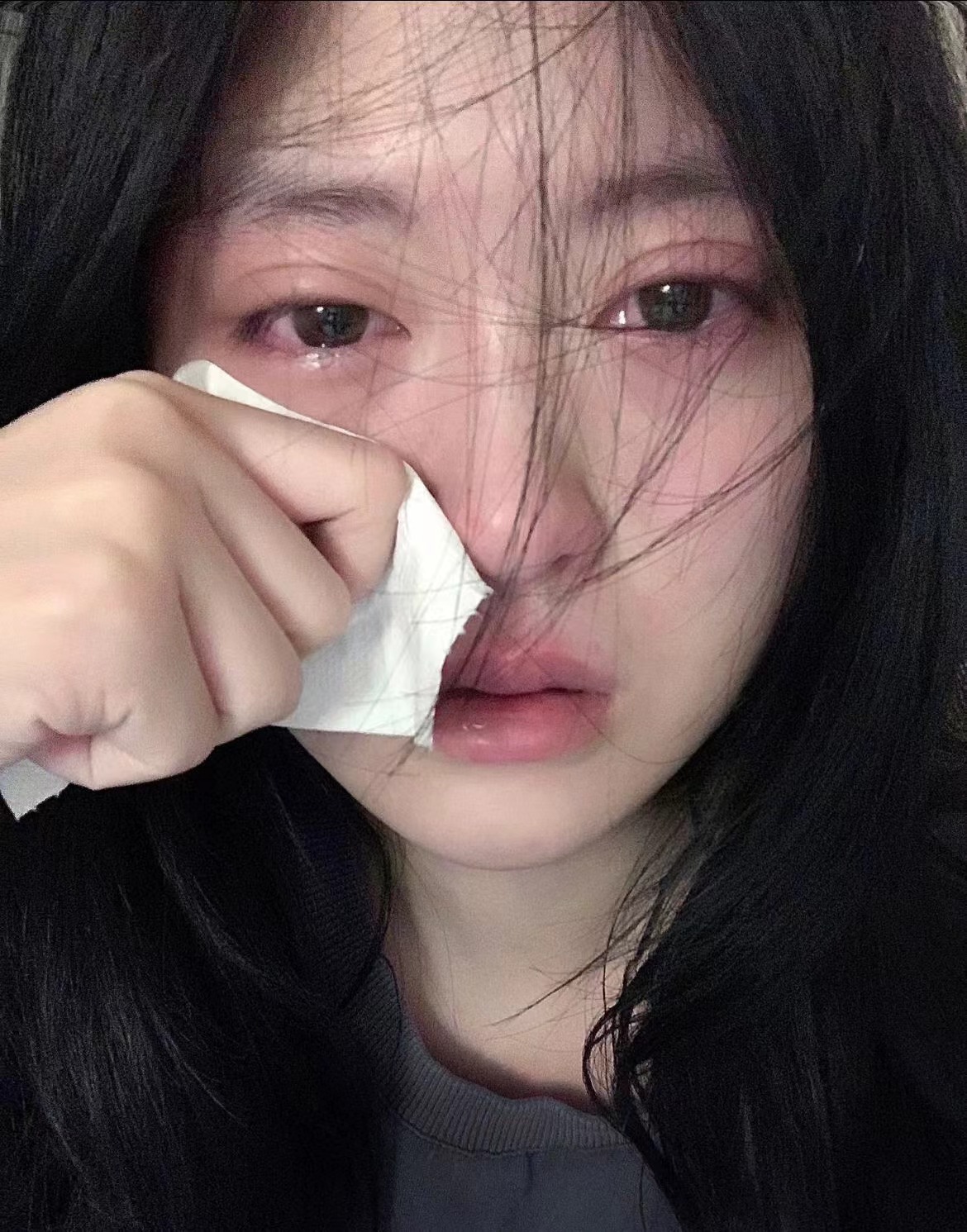 丈夫第一次打我,打得真狠,我没有还手,没哭,没闹,没回娘家