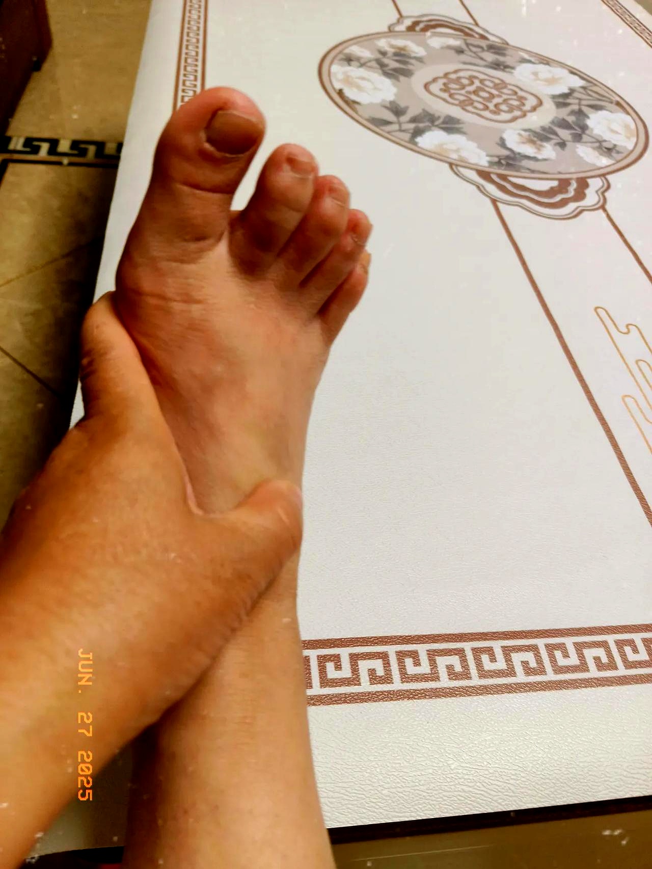 前些日子,我在网上看到一位网友讲述,他通过长期按摩