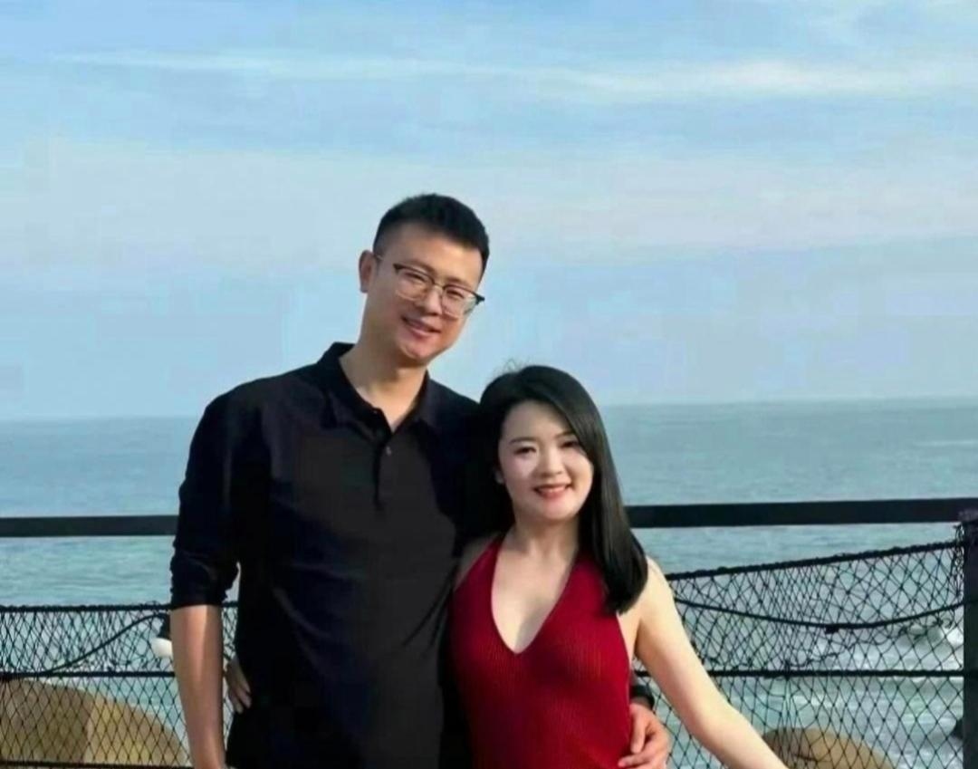 男方父亲开公司家境殷实.女方父母普通上班族,有个小两岁的弟弟
