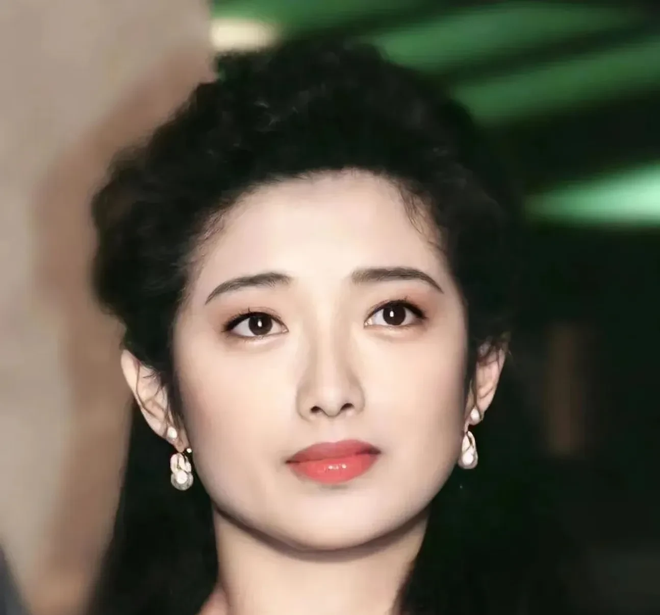 我的姐姐喜欢山口百惠,爱屋及乌,我也跟着迷上了她