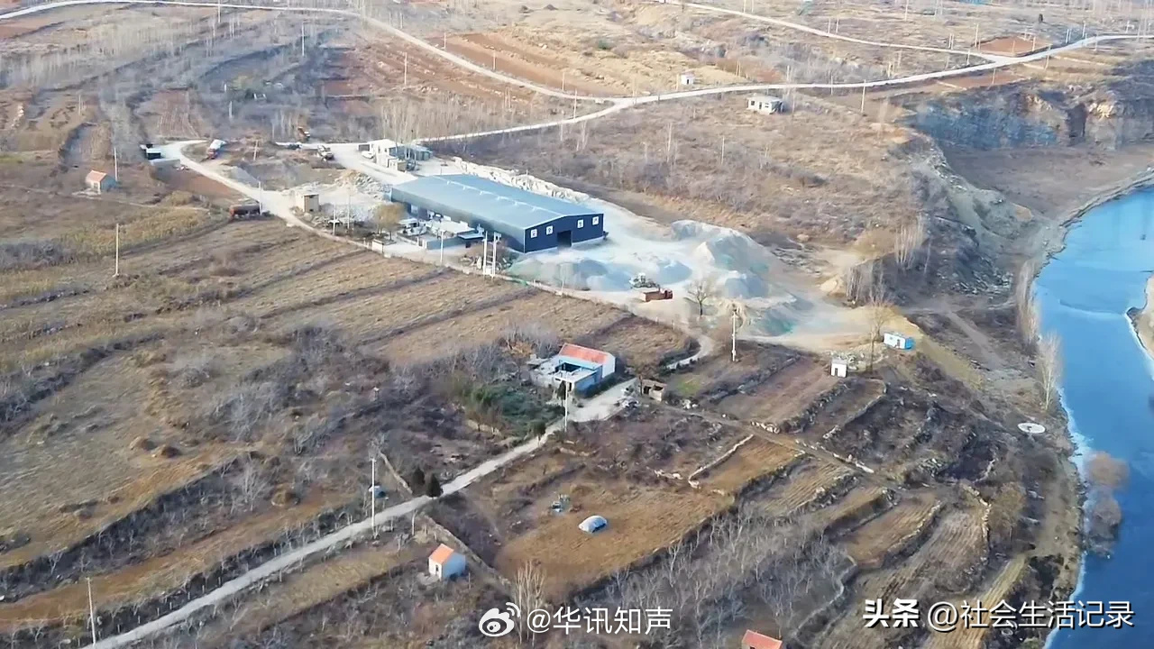 网曝新泰市石莱镇西高家庄村东建材厂砂石料露天存放,没有覆盖,没有