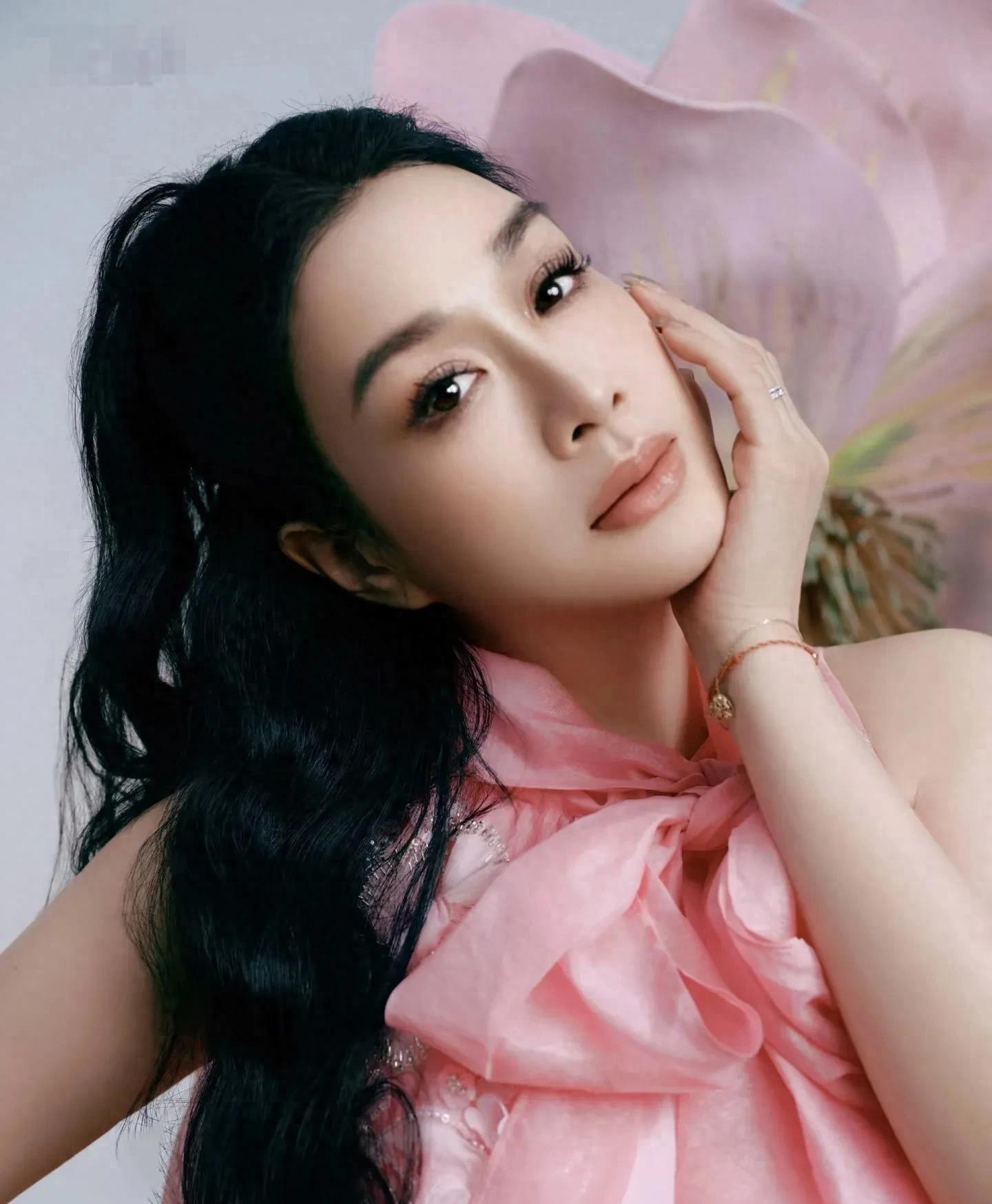 钟丽缇堪称模范妈妈,三个女儿全靠顺产迎接人间