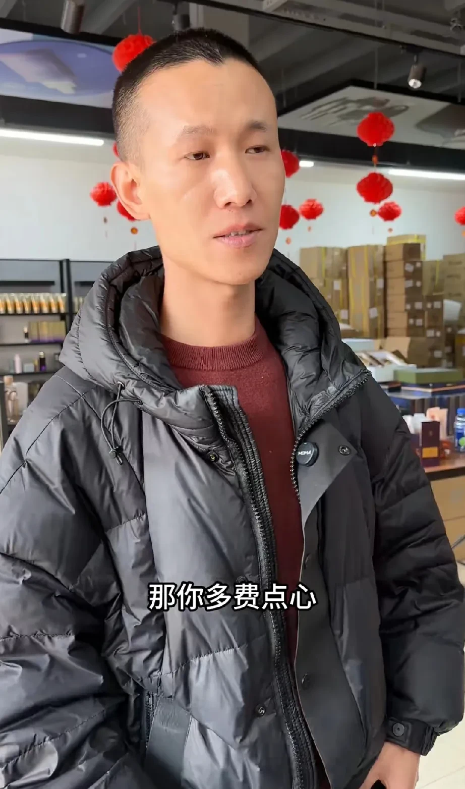 鸽子一个人要接四个孩子,而且还有一个生病在输液