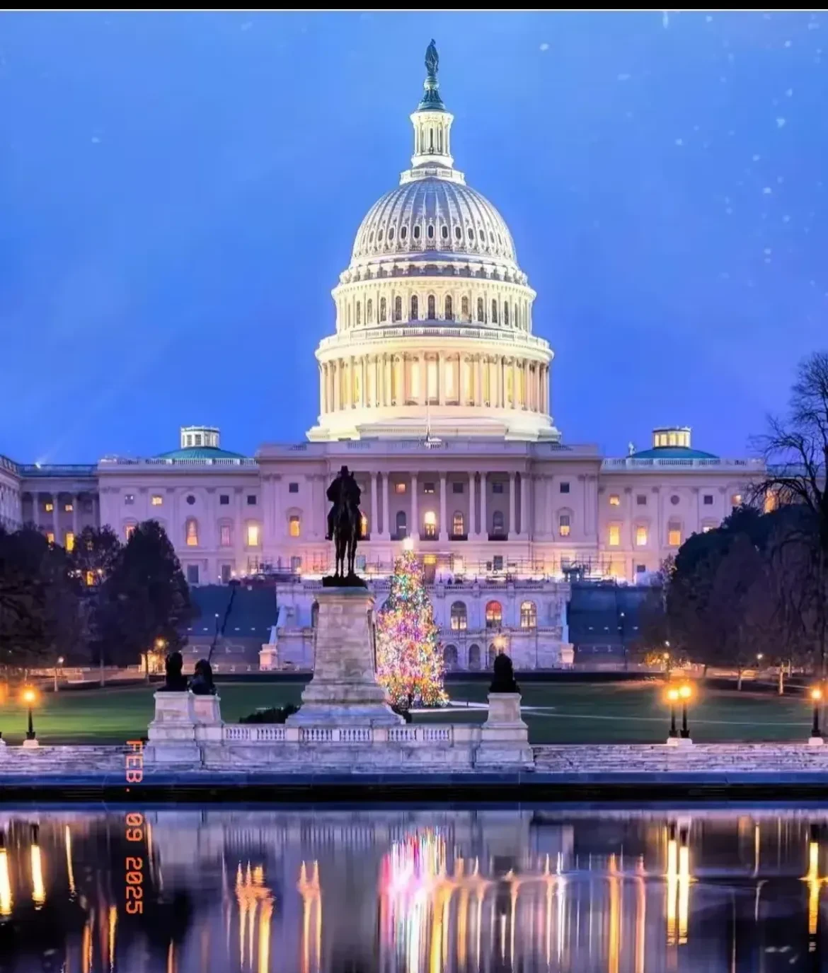 网友说:你们别不信,我早就说这姑娘是美国那边派来的,结果还真