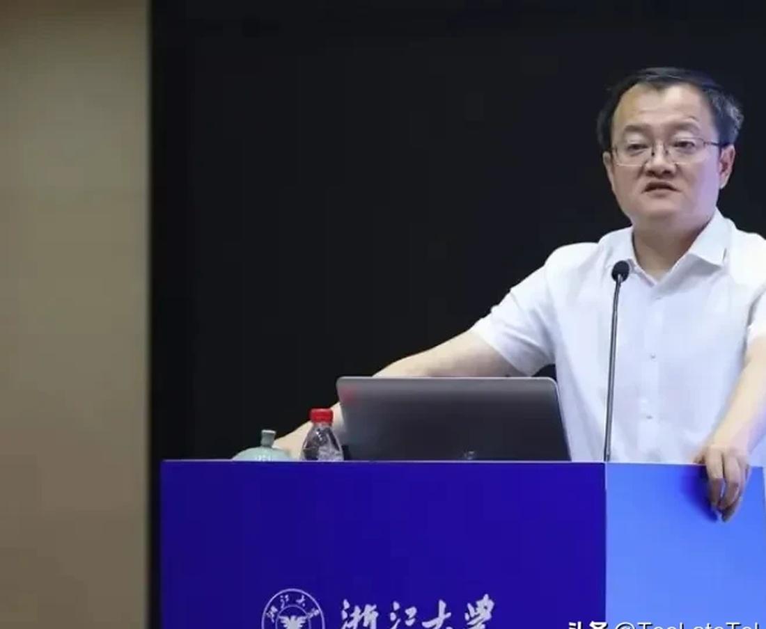 近日浙江大学校长杜江峰正面回应了"论文署名中科大"一事,表明"我到