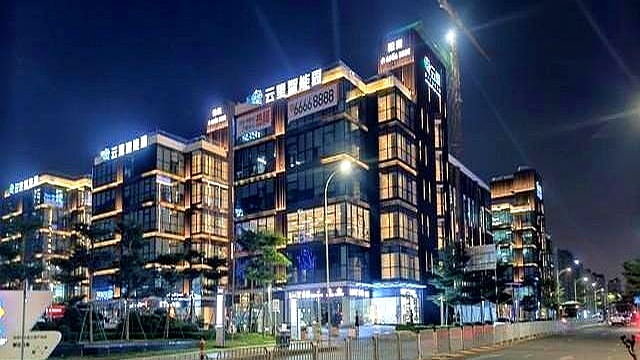 在跨境电商领域,深圳坂田隐藏着一支"神秘军团",江湖人称"坂田五虎"