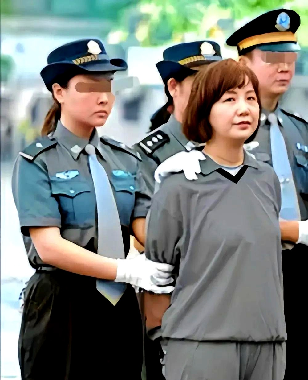 女死刑犯李菊花临刑前面对镜头