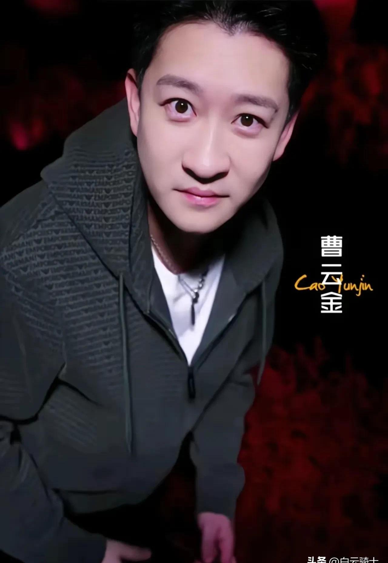 人家上央视春晚说相声他这么著名却跑到南海去唱首歌