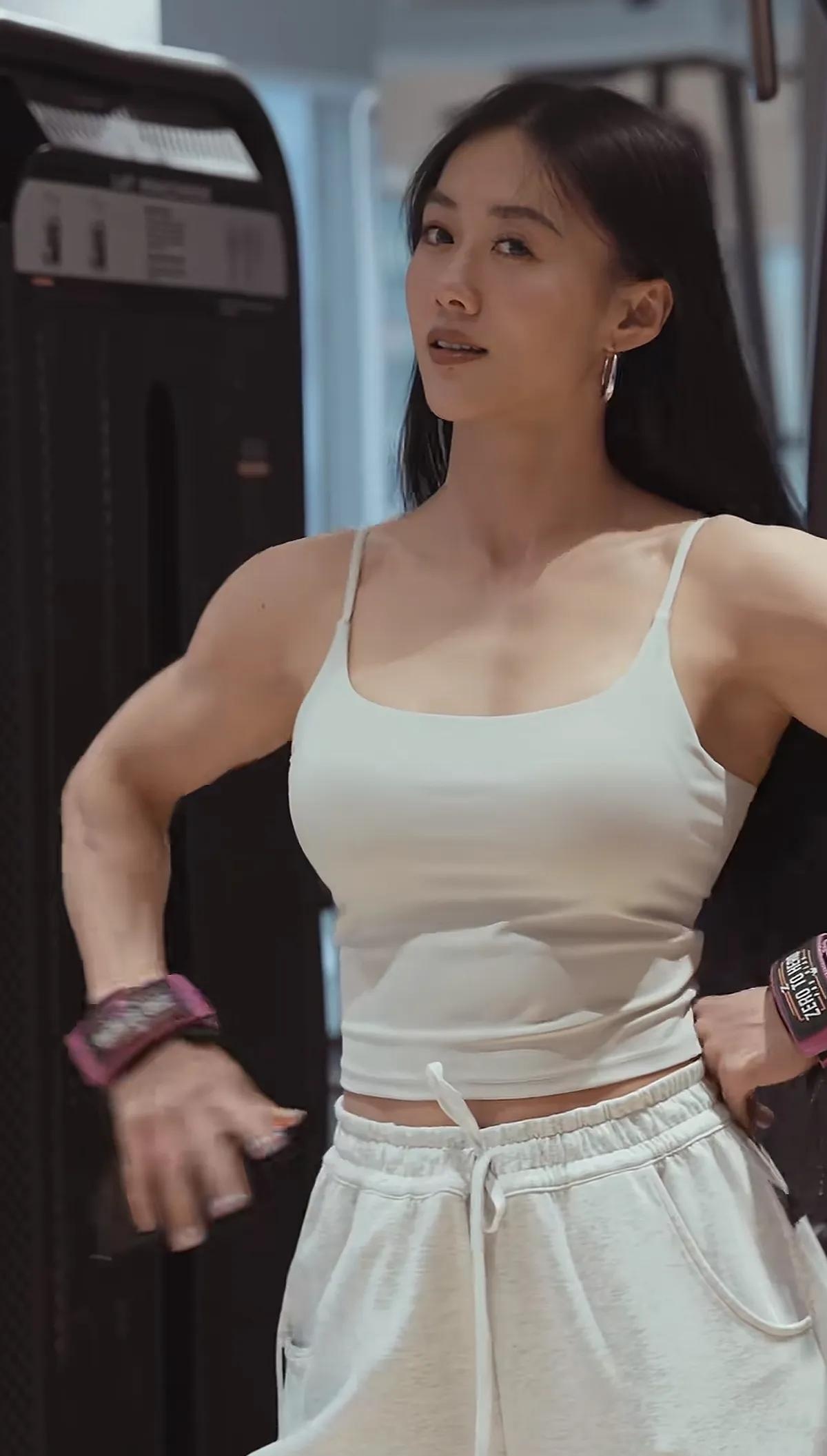 完美的健美女性,总是让人眼前一亮